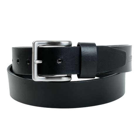 Leather belt in black 